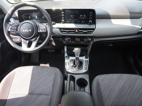 Used 2024 Kia Seltos LX AWD/4WD image 33
