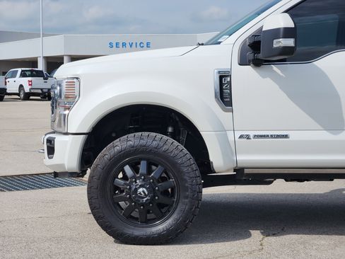 Used 2022 Ford F450 Limited w/ FX4 Off-Road Package AWD/4WD image 9