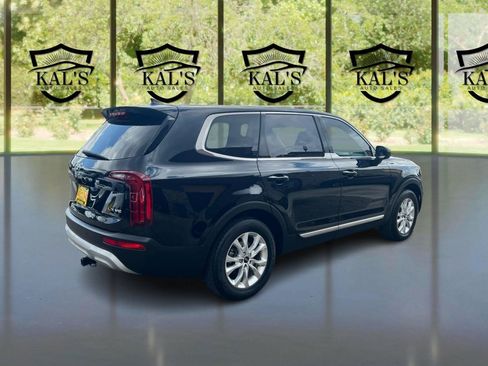 Used 2020 Kia Telluride LX FWD image 5