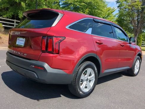 Used 2022 Kia Sorento LX AWD/4WD image 4
