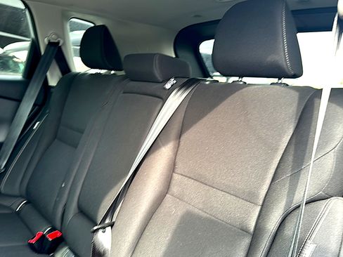 Used 2024 Nissan Rogue S image 19