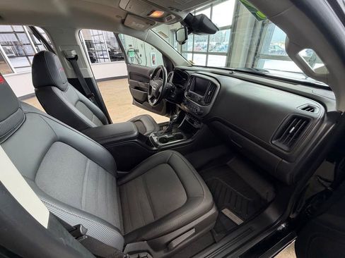 Used 2022 GMC Canyon AT4 w/ Driver Alert Package image 18