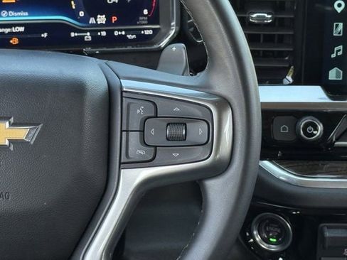 Used 2025 Chevrolet Silverado 1500 LT AWD/4WD image 18