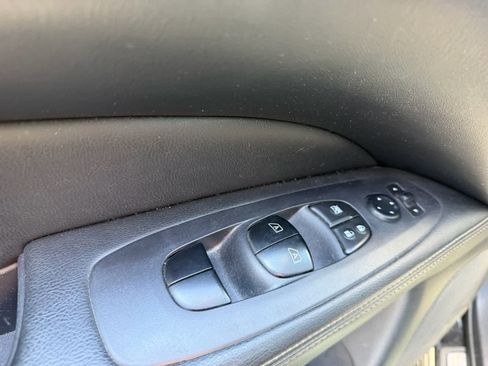 Used 2020 Nissan Pathfinder SL image 19