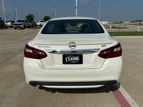 Used 2018 Nissan Altima 2.5 SR FWD image 4