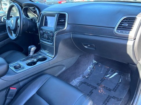 Used 2018 Jeep Grand Cherokee Limited AWD/4WD image 13