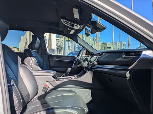 Used 2022 Jeep Grand Cherokee L Overland w/ Luxury Tech Group IV image 20