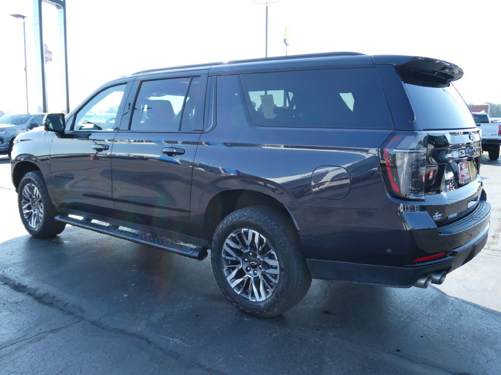 Certified 2025 Chevrolet Suburban Z71 w/ Comfort Package AWD/4WD image 8