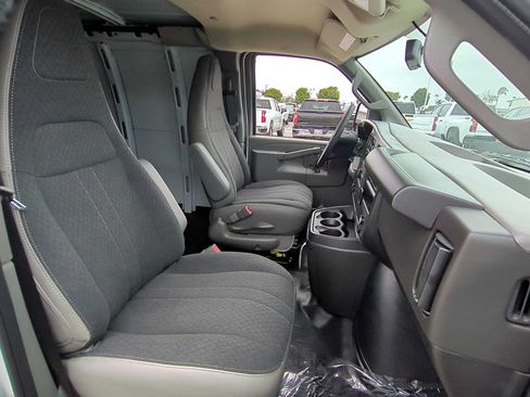 New 2026 Chevrolet Express 2500 Extended RWD image 20