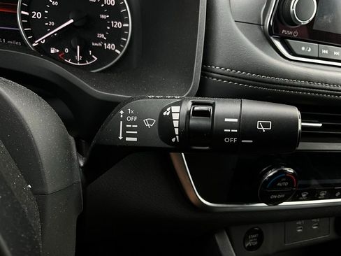 Used 2025 Nissan Rogue SV image 36