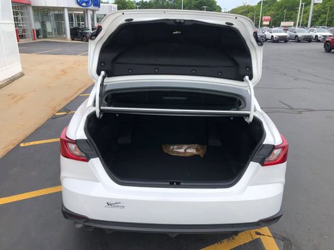 Certified 2025 Toyota Camry SE image 18