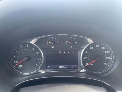 Used 2024 GMC Terrain SLT image 13