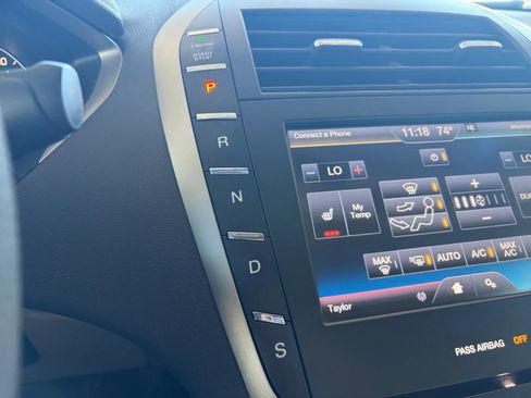 Used 2013 Lincoln MKZ FWD image 25