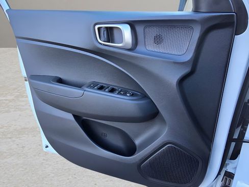 New 2025 Hyundai Venue SEL image 16