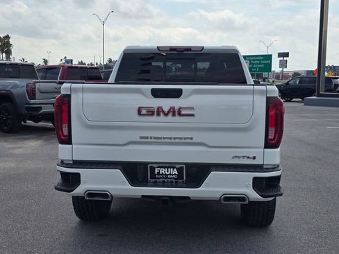 Used 2023 GMC Sierra 1500 AT4 w/ AT4 Premium Package AWD/4WD image 6