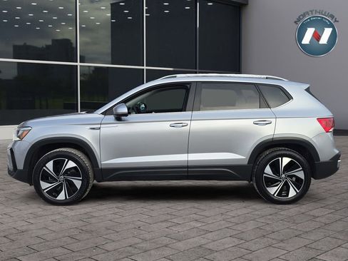 Used 2023 Volkswagen Taos SE image 2
