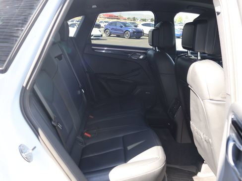 Certified 2024 Porsche Macan S AWD/4WD image 25