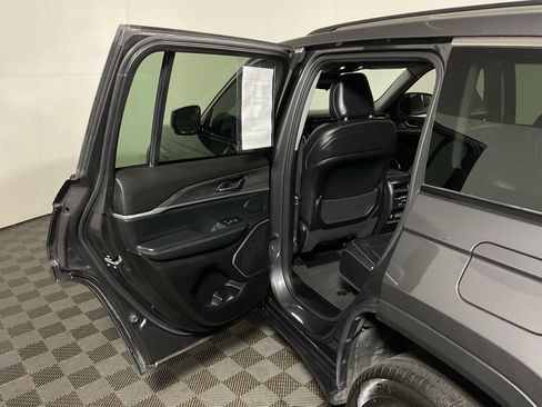 Used 2022 Jeep Grand Cherokee Limited AWD/4WD image 33