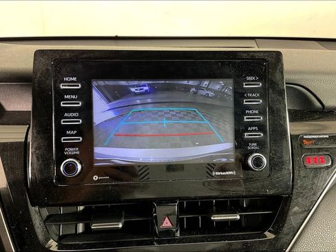 Used 2022 Toyota Camry SE image 30