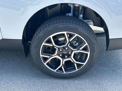 New 2025 Ford Maverick Lariat w/ 4K Tow Package image 13