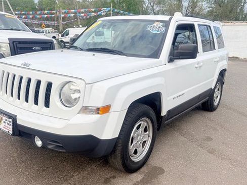 Used 2017 Jeep Patriot Sport w/ Power Value Group AWD/4WD image 5