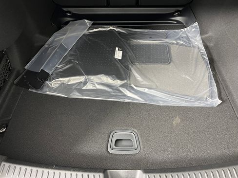 New 2026 Mercedes-Benz E 350 4MATIC Sedan image 24