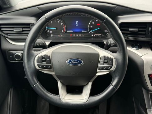 Used 2022 Ford Explorer XLT AWD/4WD image 31