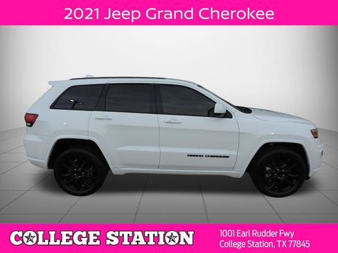 Used 2021 Jeep Grand Cherokee Laredo X AWD/4WD image 2