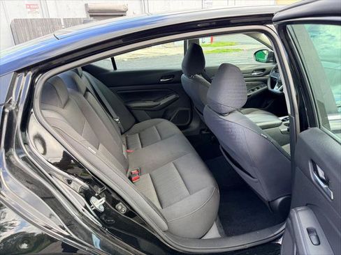 Used 2019 Nissan Altima 2.5 S FWD image 18
