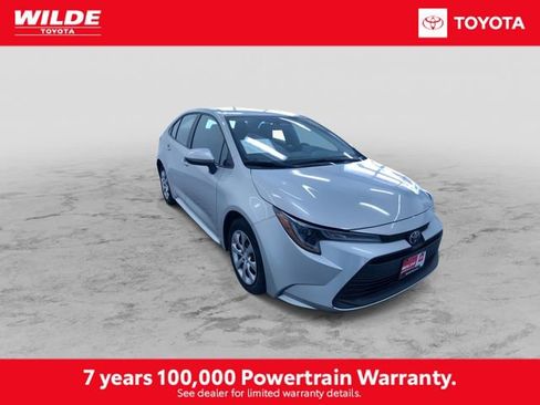 Certified 2025 Toyota Corolla LE image 3