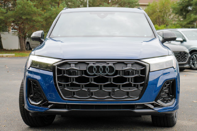 New 2026 Audi SQ7 Prestige AWD/4WD image 22