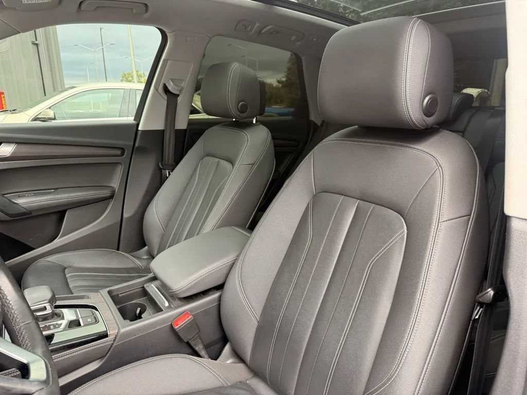 Used 2021 Audi Q5 2.0T Premium Plus w/ Premium Plus Package AWD/4WD image 8