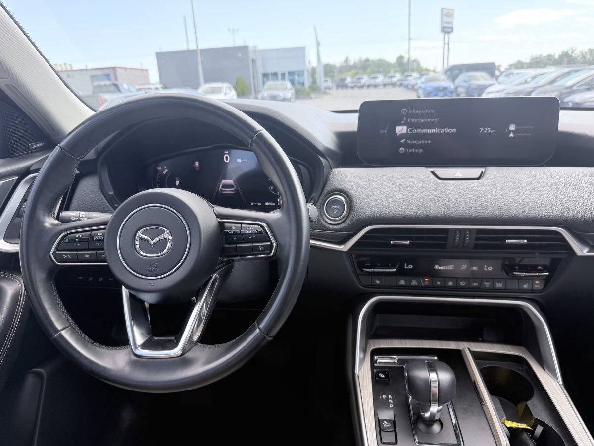 Used 2024 MAZDA CX-90 Plug-In Hybrid w/ Premium Pkg AWD/4WD image 11