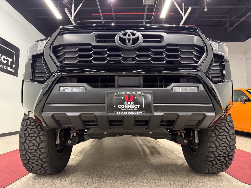 Used 2025 Toyota Tacoma TRD Off-Road AWD/4WD image 8