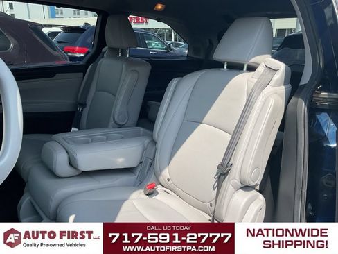 Used 2018 Honda Odyssey Elite image 7