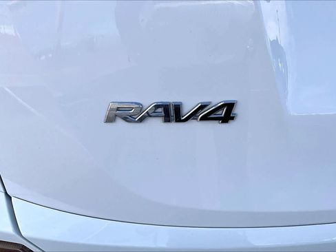 Used 2016 Toyota RAV4 XLE image 9