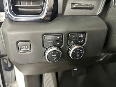 Used 2024 GMC Sierra 2500 Denali w/ Technology Package image 19
