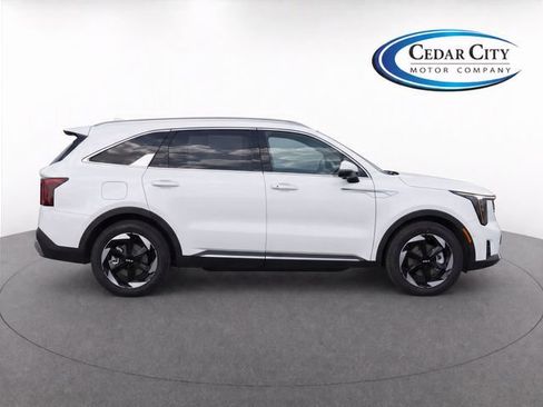 Used 2025 Kia Sorento SX Prestige AWD/4WD image 8