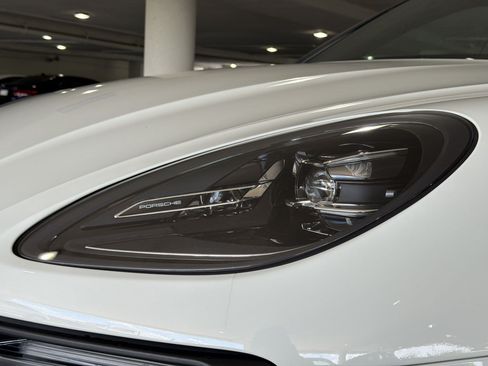 Used 2023 Porsche Macan S AWD/4WD image 12