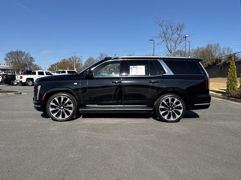 Used 2025 Cadillac Escalade Premium Luxury w/ Touring Package image 7
