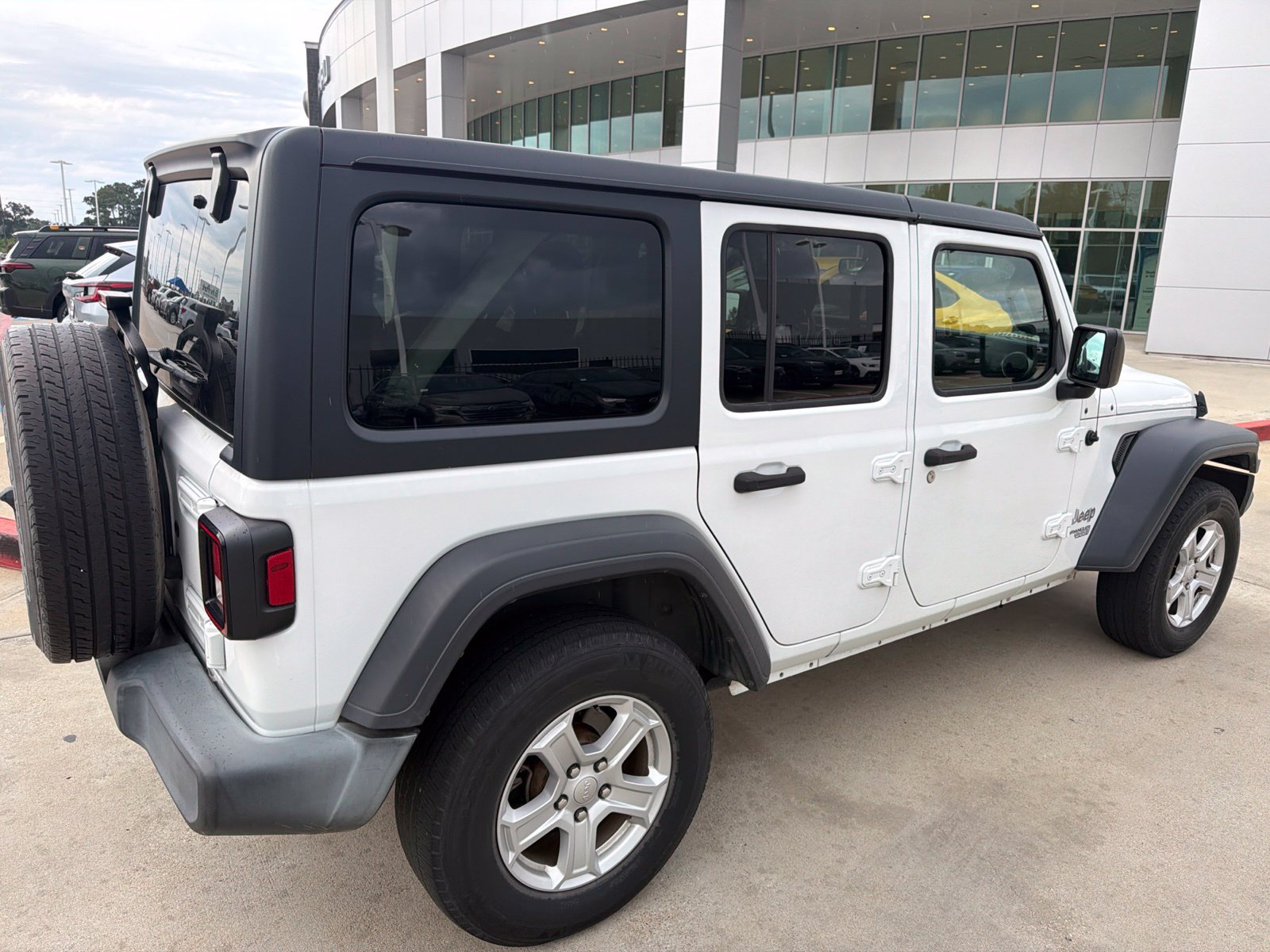 Used 2019 Jeep Wrangler Unlimited Sport S AWD/4WD image 4