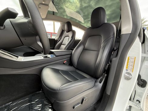 Used 2023 Tesla Model Y Long Range image 11