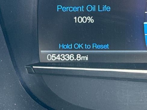 Used 2018 Ford Explorer XLT w/ Equipment Group 201A AWD/4WD image 26