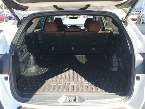 Used 2022 Subaru Outback Touring XT w/ Tech Package 3 AWD/4WD image 9