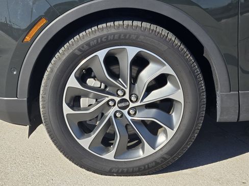 Used 2023 Lincoln Nautilus Reserve w/ Equipment Group 201A image 13