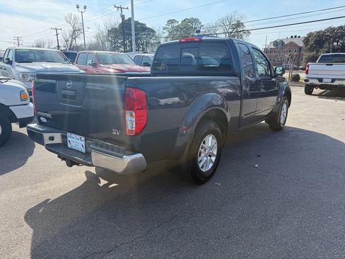 Used 2017 Nissan Frontier SV image 7