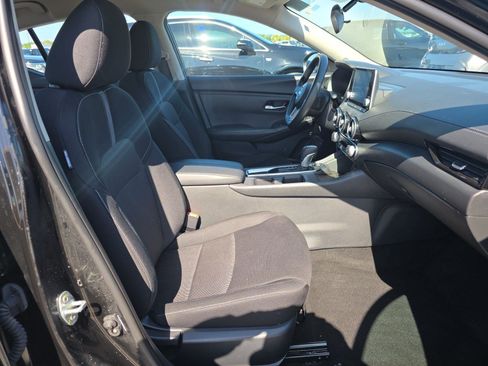 Used 2025 Nissan Sentra SV FWD image 11