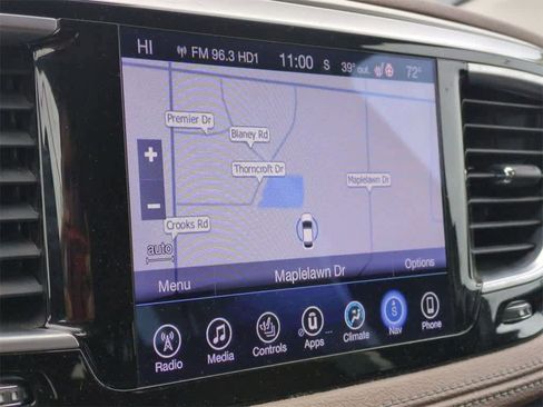 Used 2017 Chrysler Pacifica Limited image 28