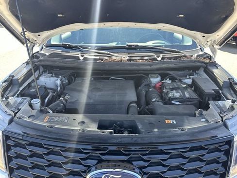 Used 2018 Ford Explorer Sport w/ Equipment Group 401A AWD/4WD image 20