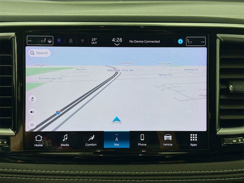 Used 2024 Chrysler Pacifica Limited image 17